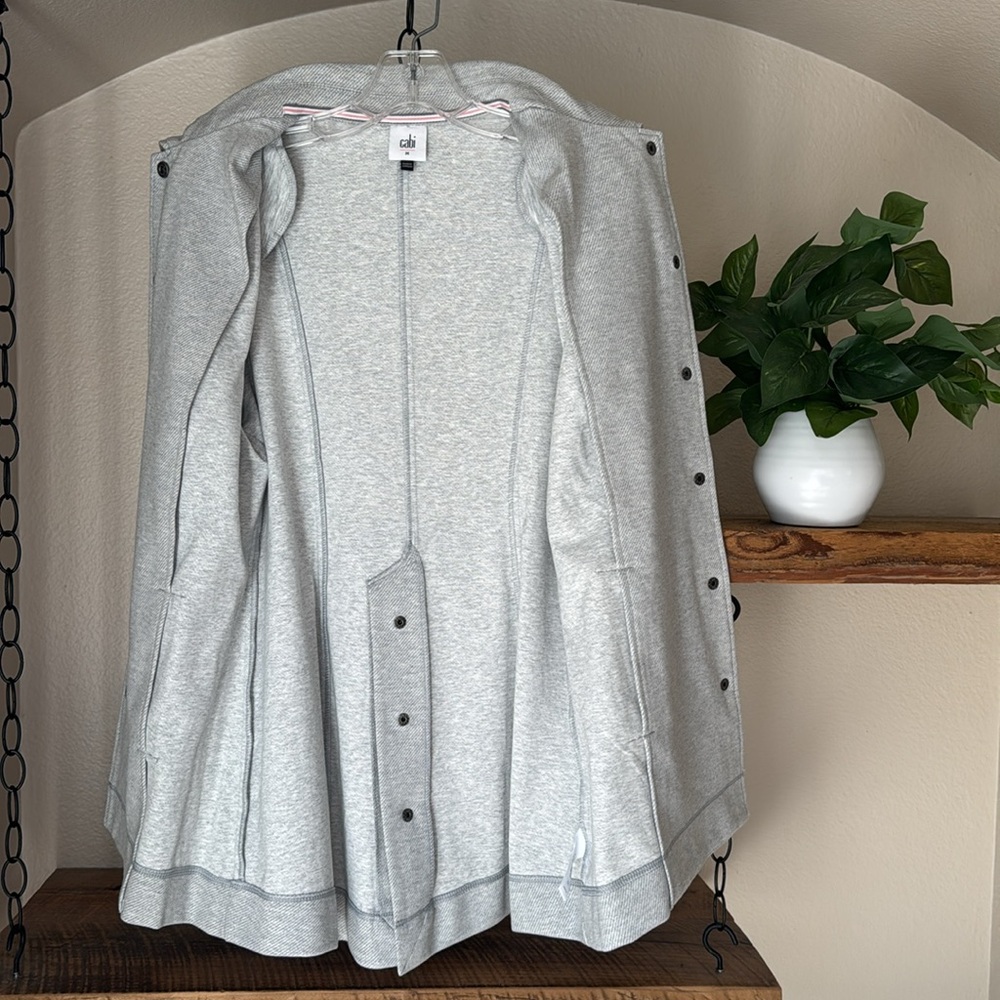 NWOT CAbi Calvary Heather Light Gray Twill
Ponte Snap Closure Jacket, M - Picture 10 of 16